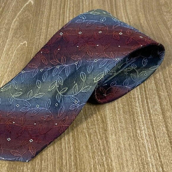 Classic 10cm Wide Silk Tie - Picture 4 of 4